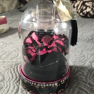 Betray Johnson too too Betsy perfume